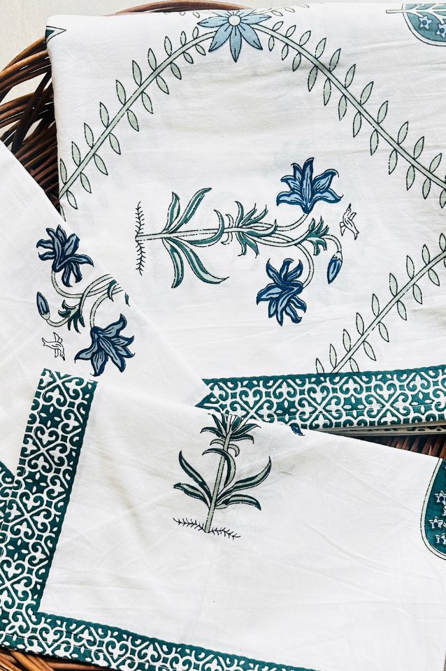 Cotton Printed King Size Bedsheet with 2 Pillow Covers ( BS25005)