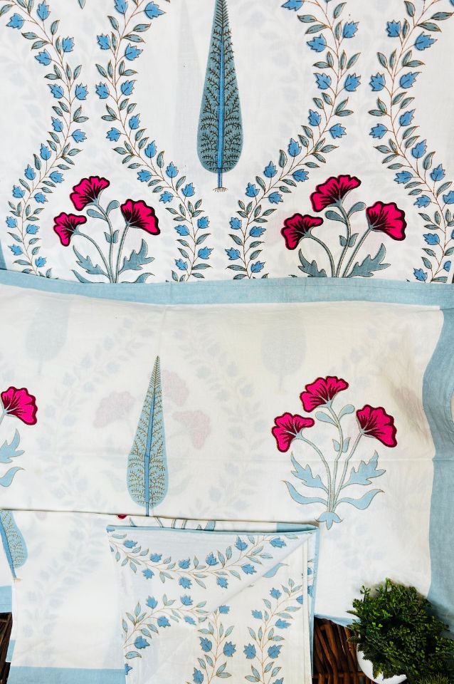 Cotton Printed King Size Bedsheet with 2 Pillow Covers ( BS25001)