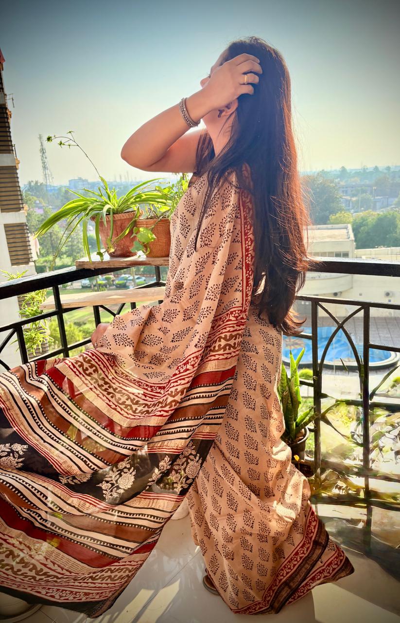 Maheshwari Silk Saree with Zari Border  ( MSS2601 )