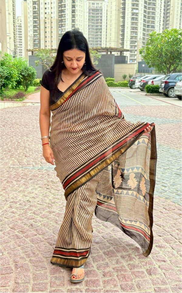 Maheshwari Silk Saree with Zari Border  ( MSS2603)