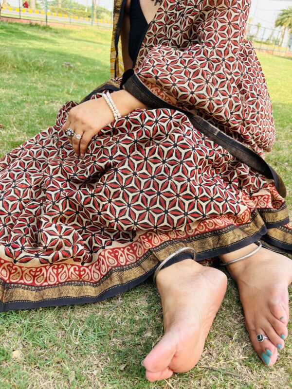 Maheshwari Silk Saree with Zari Border  ( MSS2606)