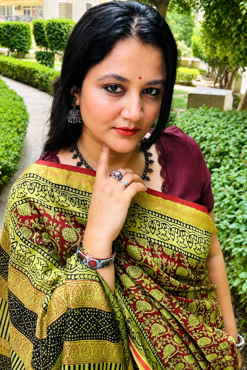 2026/06/331565.png Maheshwari Silk Saree with Zari Border ( MSS2605)
