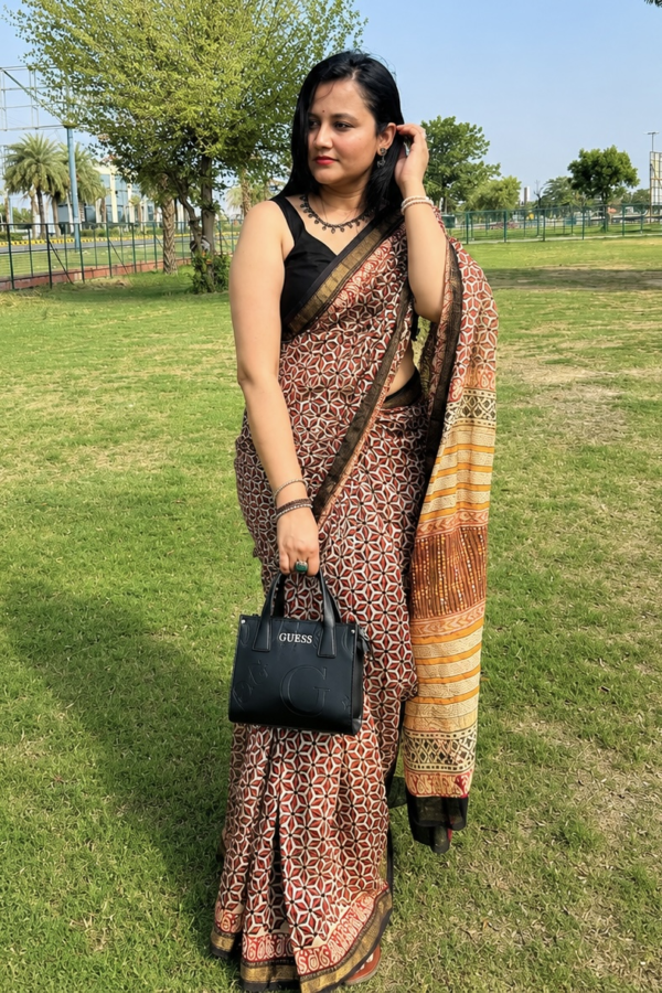 2026/06/350594.png Maheshwari Silk Saree with Zari Border ( MSS2606)