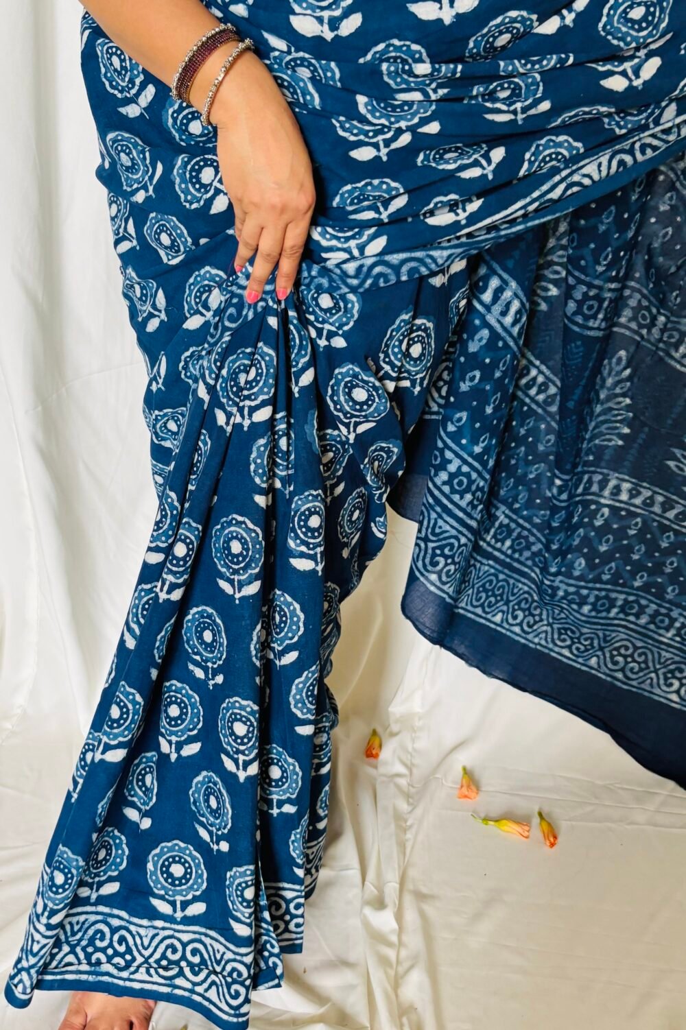 2026/07/332000-2-scaled.jpg Premium Cotton Saree with Blouse Piece ( CS2576)