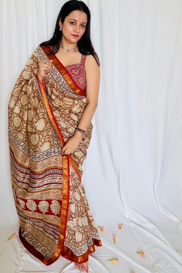 2026/07/333037-scaled.jpg Maheshwari Silk Saree with Zari Border ( MSS2610)