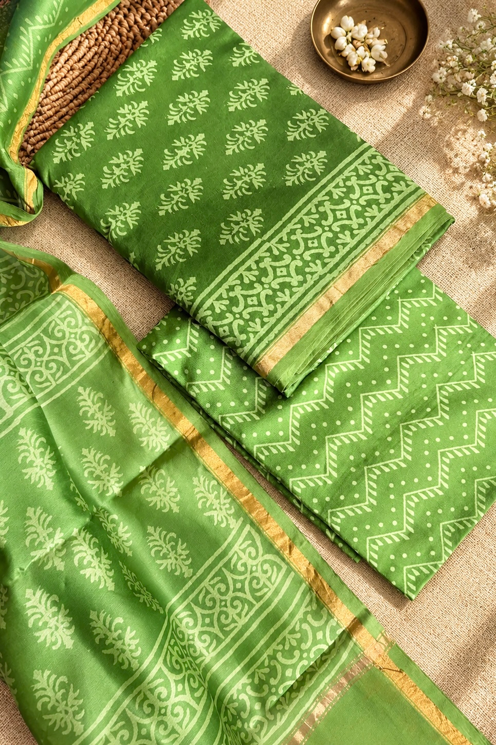 Exclusive Hand Block Print Chanderi Silk Suit Set ( CNSS25040)