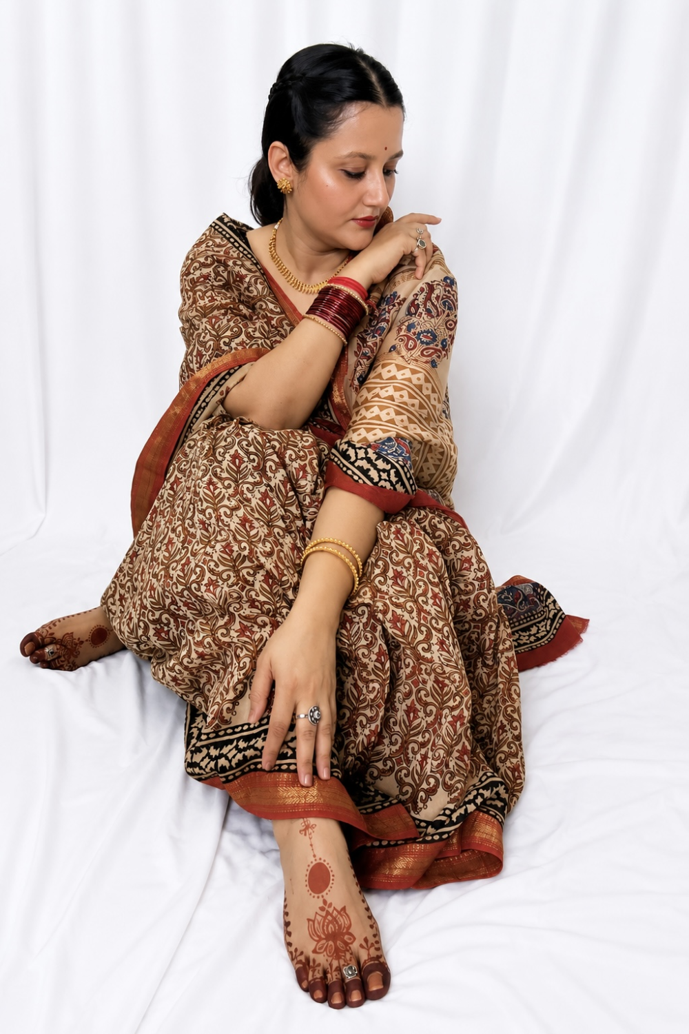 2026/08/375783-1.png Maheshwari Silk Saree with Zari Border ( MSS2612)
