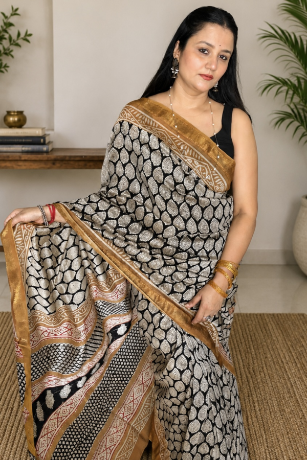 Maheshwari Silk Saree with Zari Border  ( MSS2614)