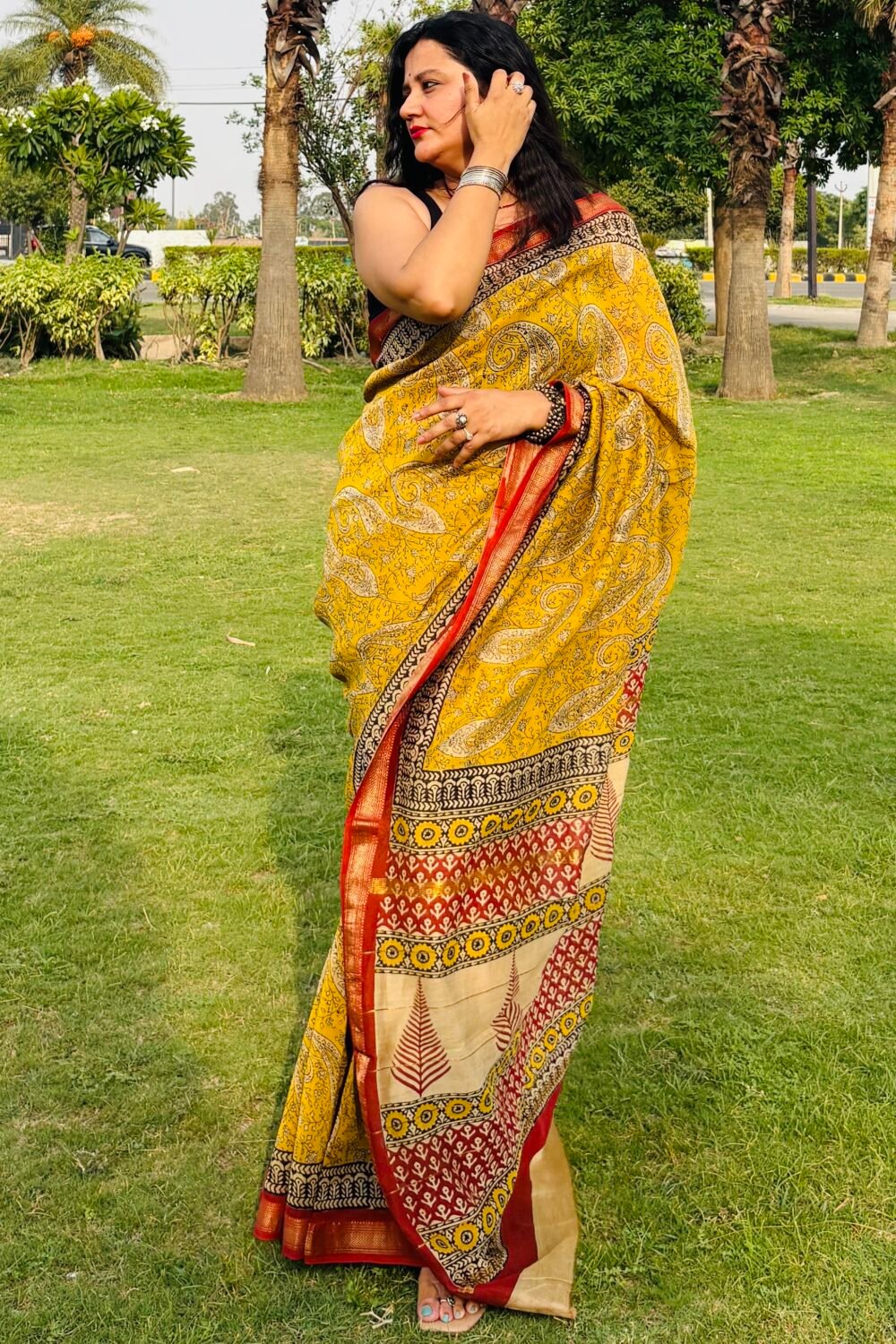 Maheshwari Silk Saree with Zari Border  ( MSS2607)
