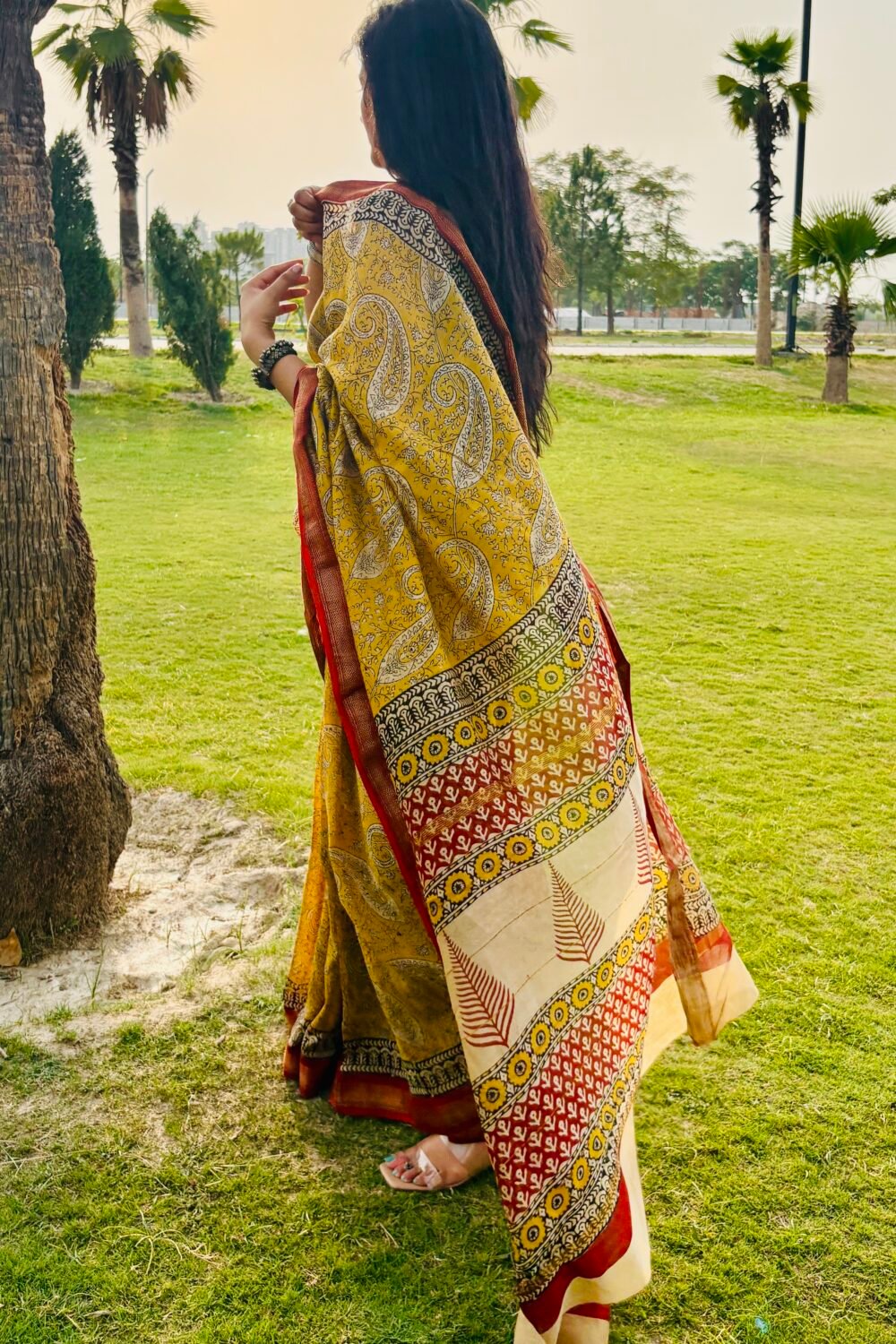 Maheshwari Silk Saree with Zari Border  ( MSS2607)